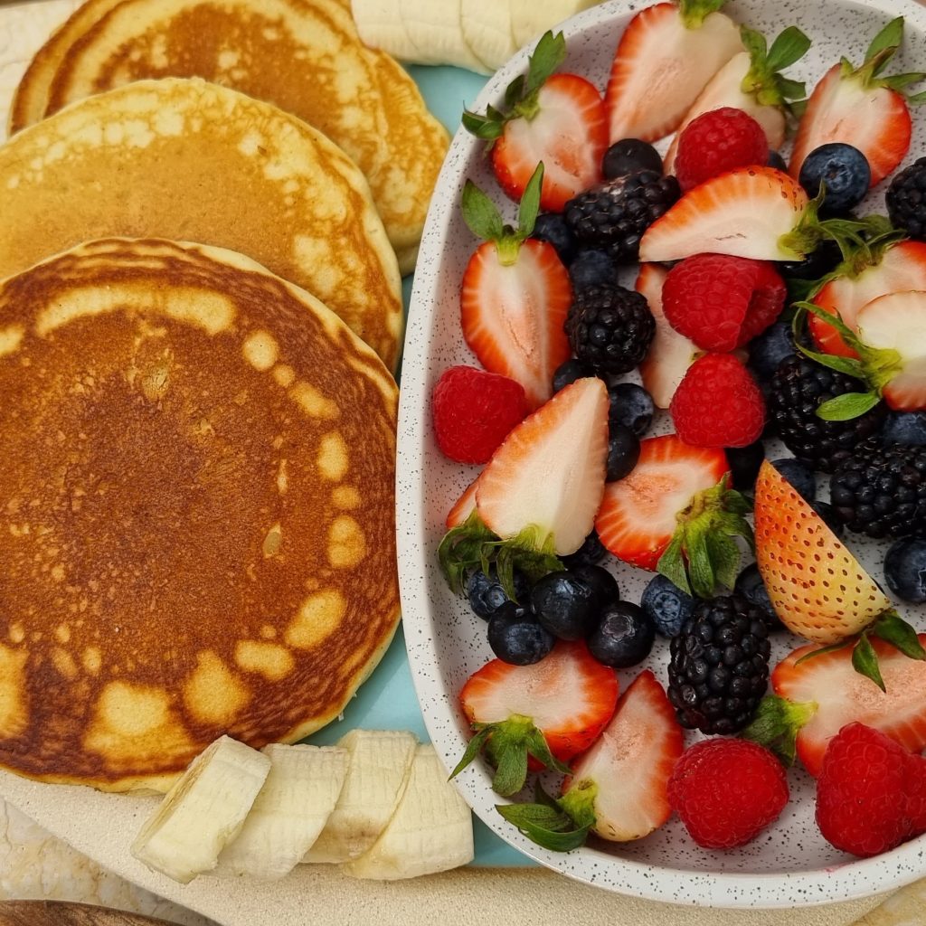 Great Dubai Brunch Pancake with Maple Syrup and Fresh Fruit at Brunch & Cake