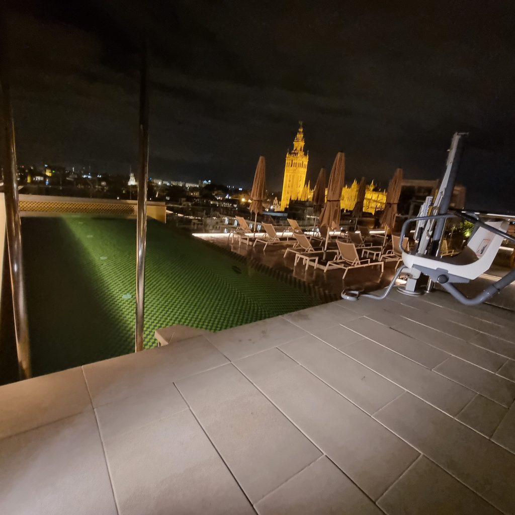 QUERENCIA DE SEVILLA, AUTOGRAPH COLLECTION amazing roof top pool with great city view