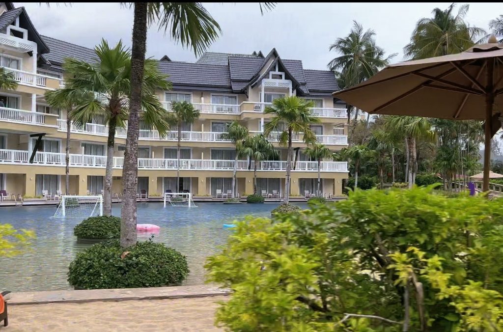 Swimming pool at Angsana Villas Resort Phuket 