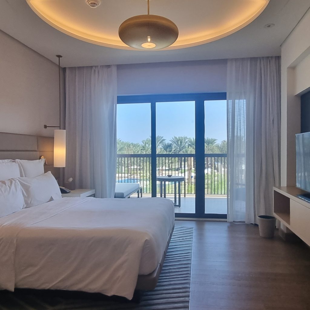 InterContinental Fujairah King bed