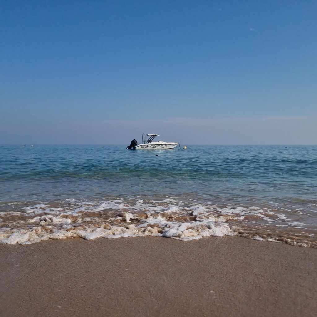 InterContinental Fujairah beach waves