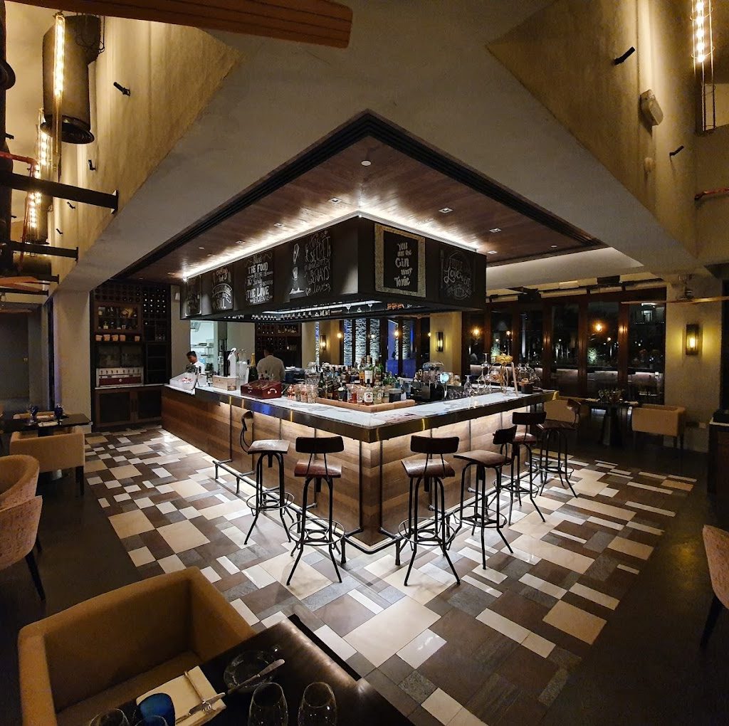 InterContinental Fujairah Drift Restaurant bar